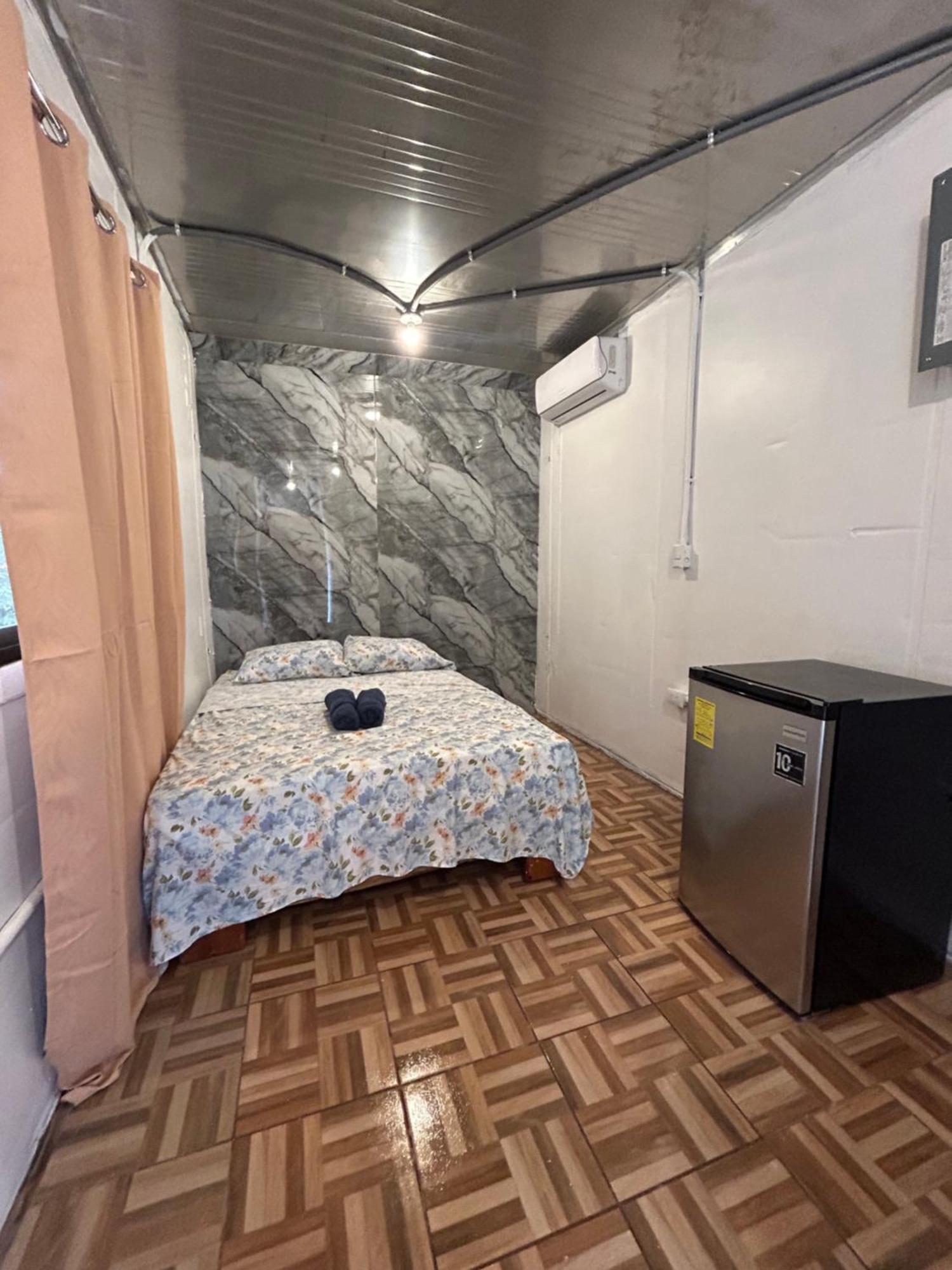 Ballena Oasis Homes & Glamping Uvita Kültér fotó