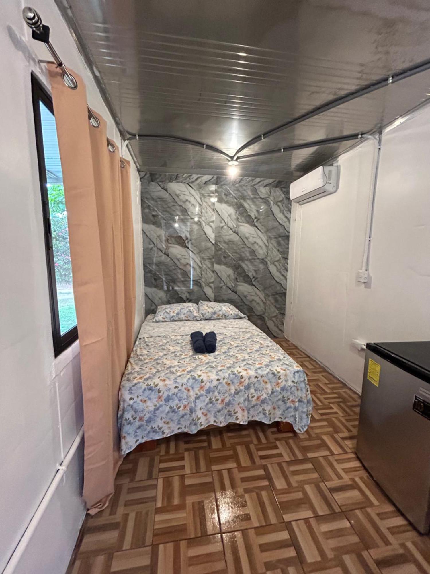 Ballena Oasis Homes & Glamping Uvita Kültér fotó